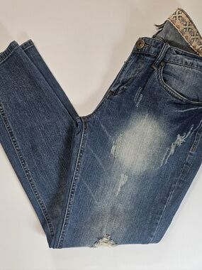 Mudd Jeans Juniors Size 13 Straight Leg Distressed Medium Wash Low Rise Denim